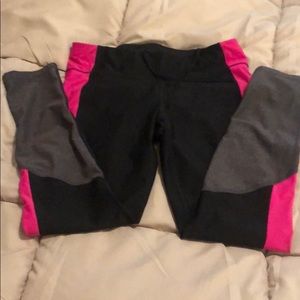 Workout leggings, smoke and pet free home